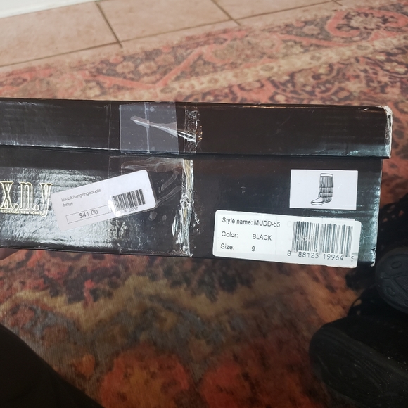 BLACK FRINGE BOOT BY AMERICAN EXPRESS NEW YORK - Picture 5 of 6